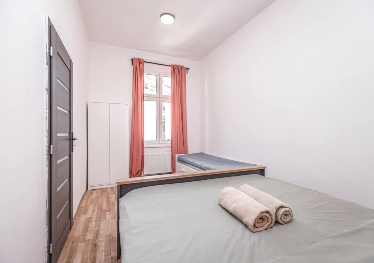 Elegance Apartments Прага Экстерьер фото