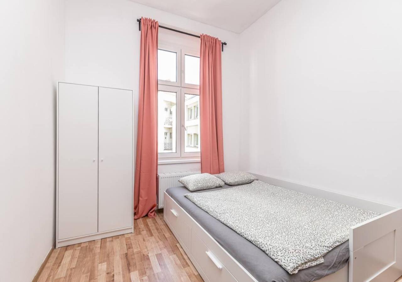 Elegance Apartments Прага Экстерьер фото