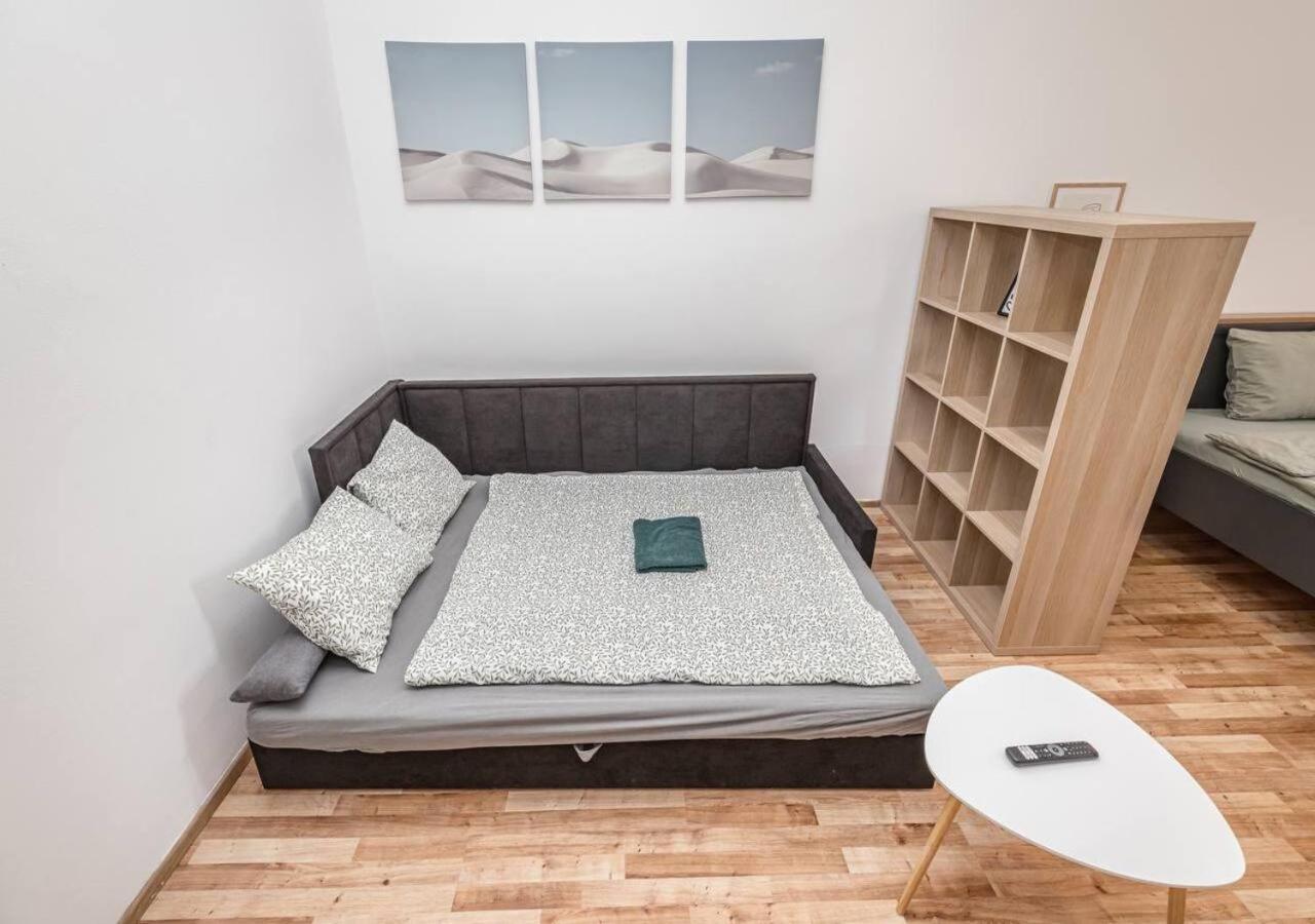 Elegance Apartments Прага Экстерьер фото