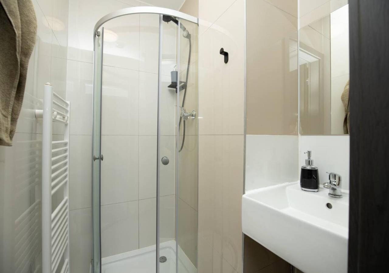 Elegance Apartments Прага Экстерьер фото
